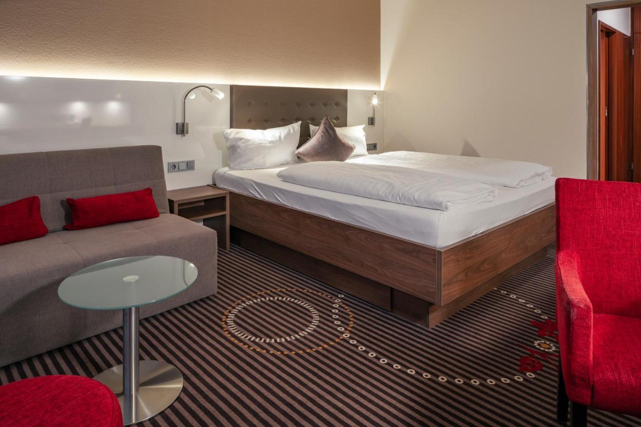 Hotel Fuchsen Кирххайм унтер Тек Екстериор снимка