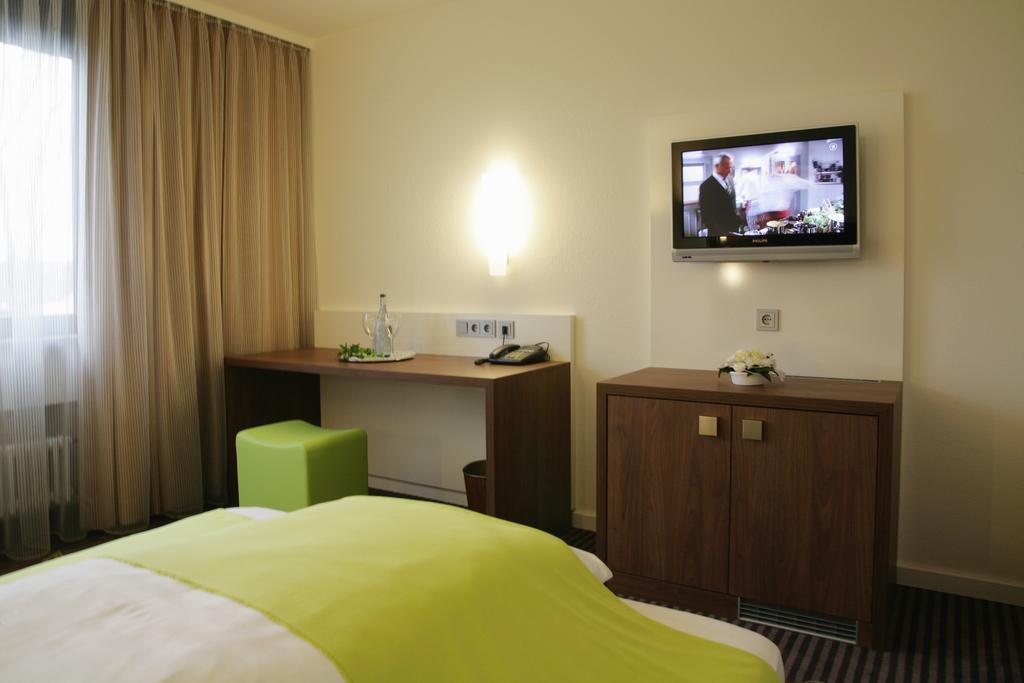Hotel Fuchsen Кирххайм унтер Тек Стая снимка