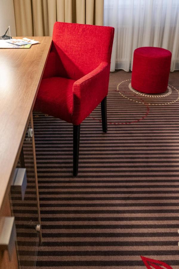 Hotel Fuchsen Кирххайм унтер Тек Екстериор снимка