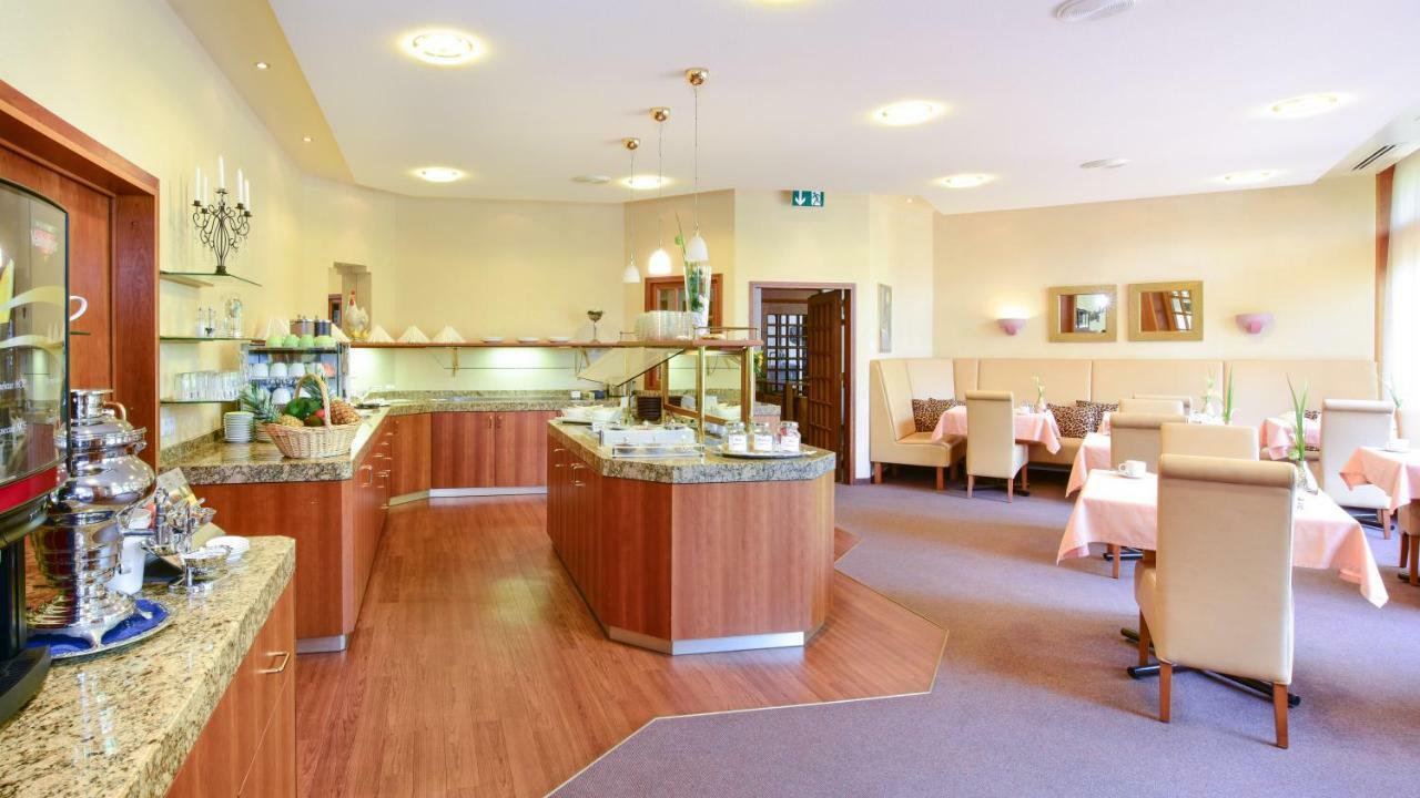 Hotel Fuchsen Кирххайм унтер Тек Екстериор снимка