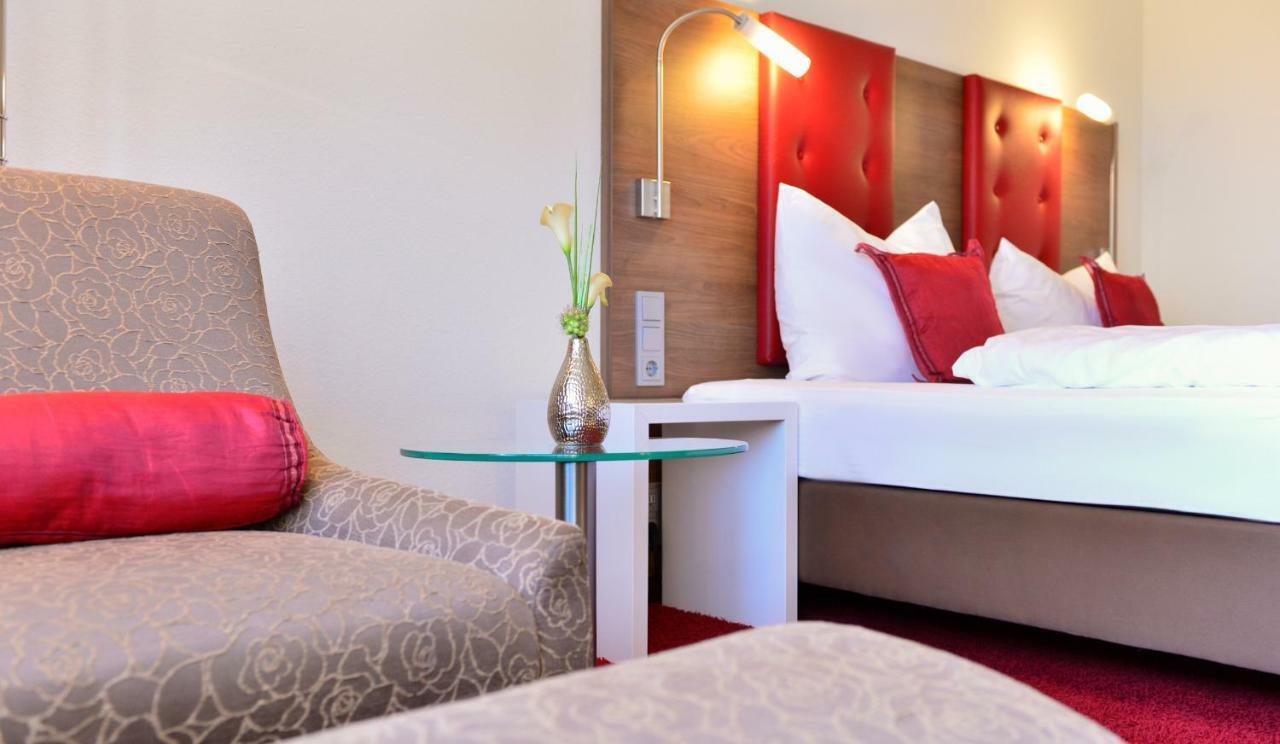 Hotel Fuchsen Кирххайм унтер Тек Екстериор снимка