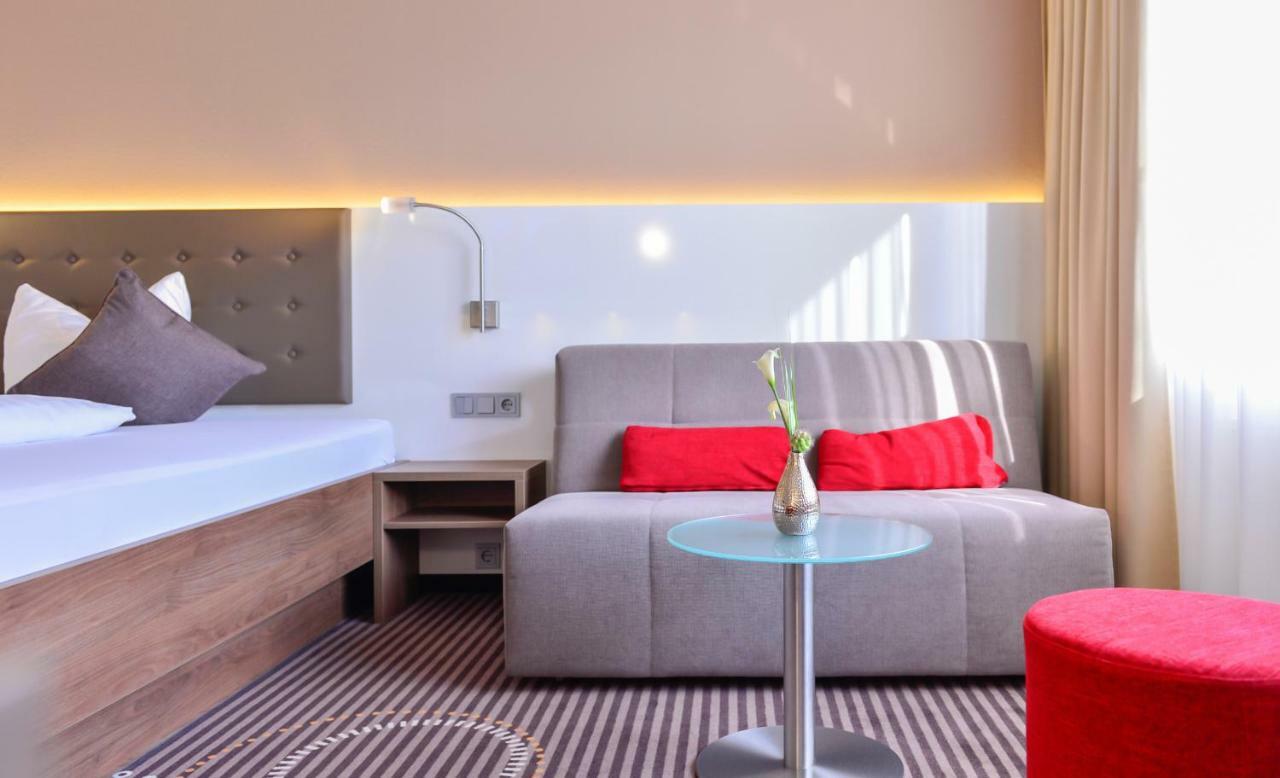 Hotel Fuchsen Кирххайм унтер Тек Екстериор снимка
